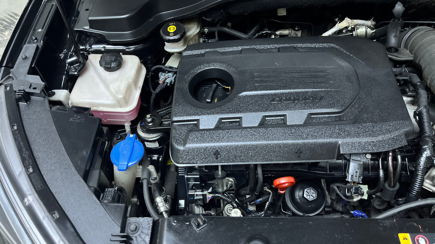 Used 2025 Kia Sonet HTX Plus 1.5 Diesel Manual engine ENGINE RIGHT SIDE VIEW