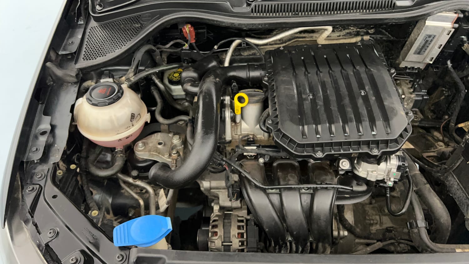 Used 2020 Volkswagen Polo Comfortline 1.0L (P) Petrol Manual engine ENGINE RIGHT SIDE VIEW