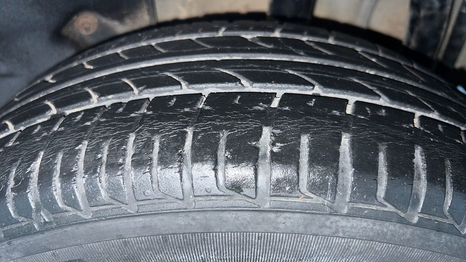 Used 2020 Tata Tiago XZ Petrol Manual tyres LEFT REAR TYRE TREAD VIEW