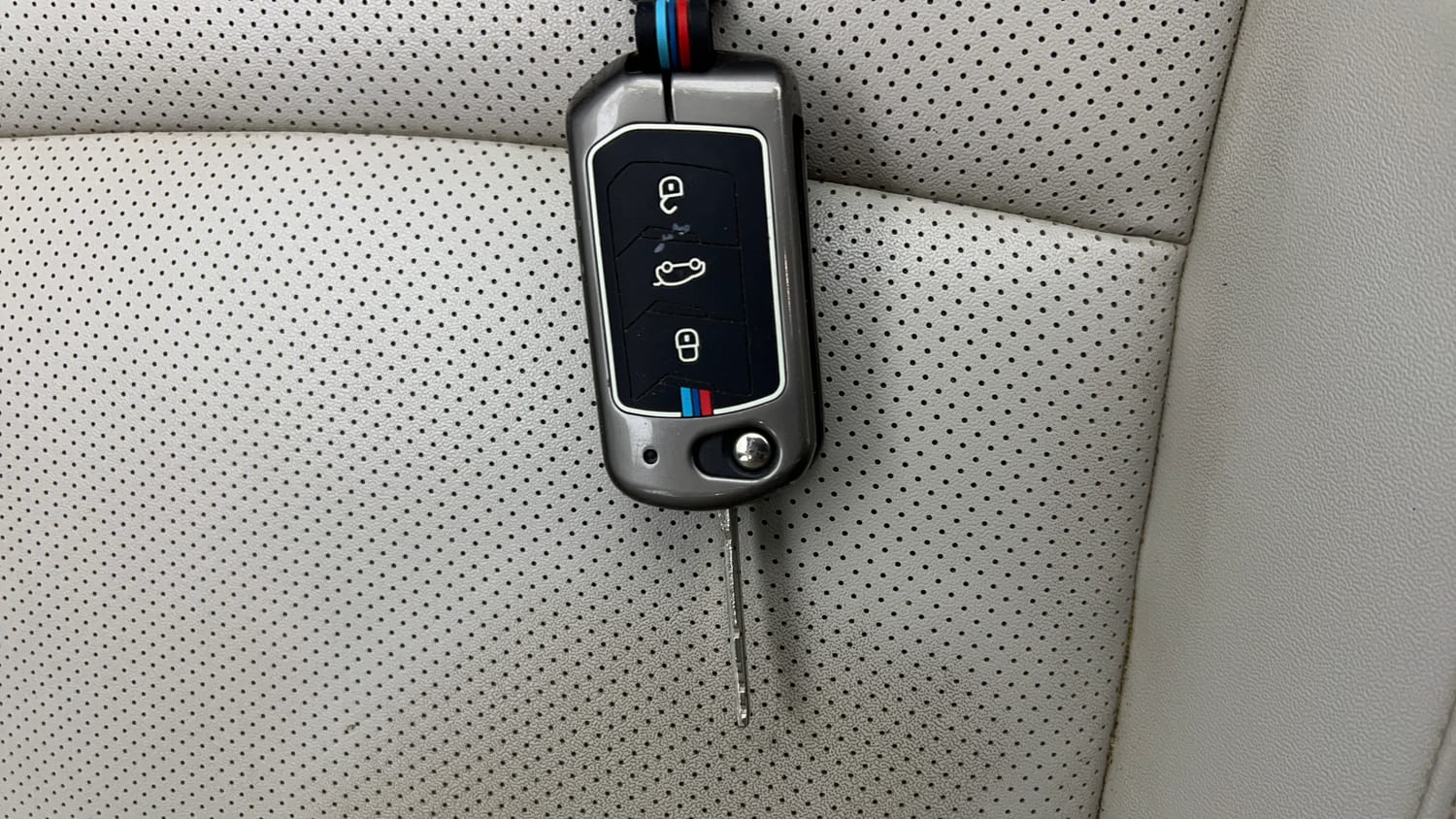 2024 Mahindra XUV700 AX 7 Petrol AT 7 STR-46