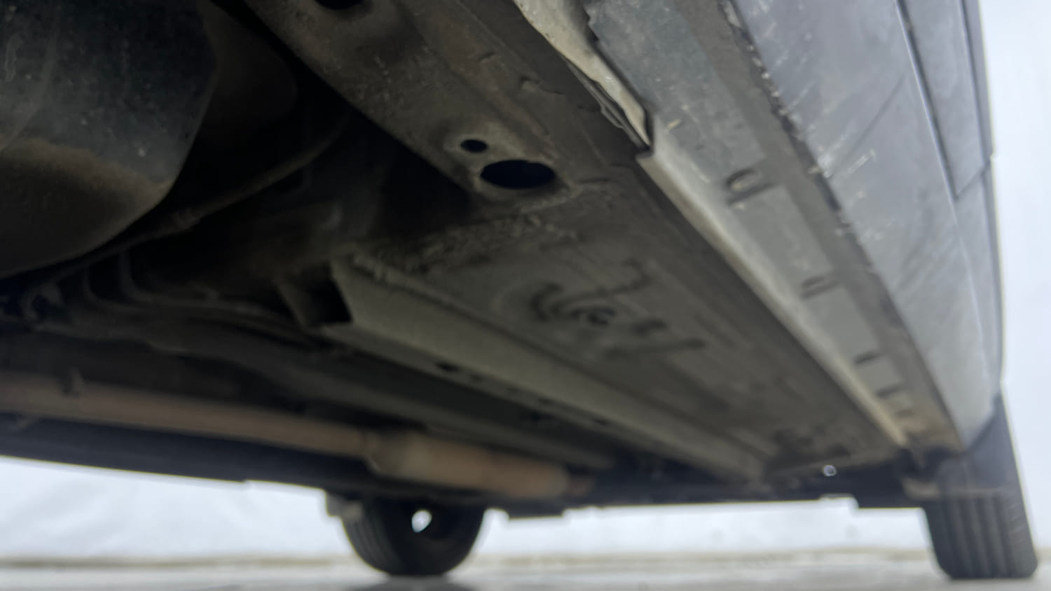 Used 2021 Nissan Magnite XL Turbo CVT Petrol Automatic extra REAR RIGHT UNDERBODY VIEW