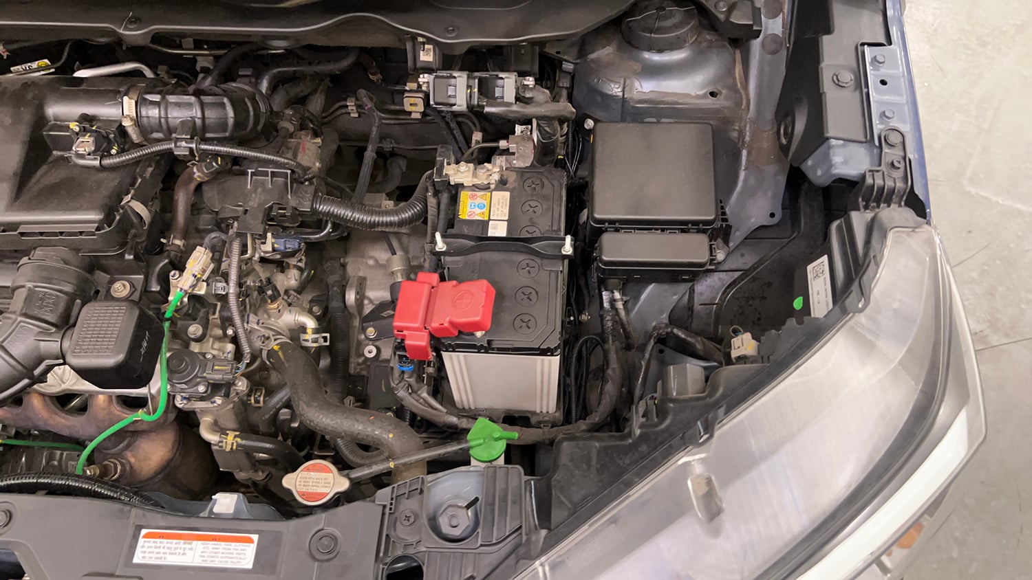 Used 2025 Maruti Suzuki XL6 Alpha Plus AT Petrol Petrol Automatic engine ENGINE LEFT SIDE VIEW