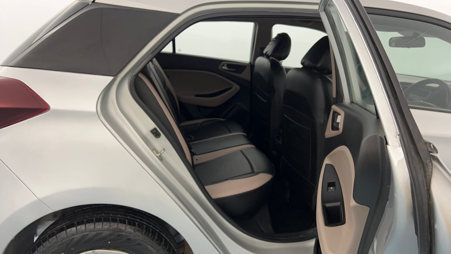 Used 2018 Hyundai Elite i20 Magna Executive 1.2 Petrol Manual interior RIGHT SIDE REAR DOOR CABIN VIEW