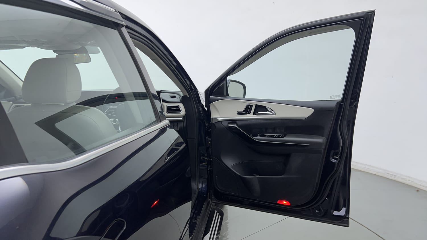 2023 Mahindra XUV700 AX 7 Petrol AT 7 STR-19