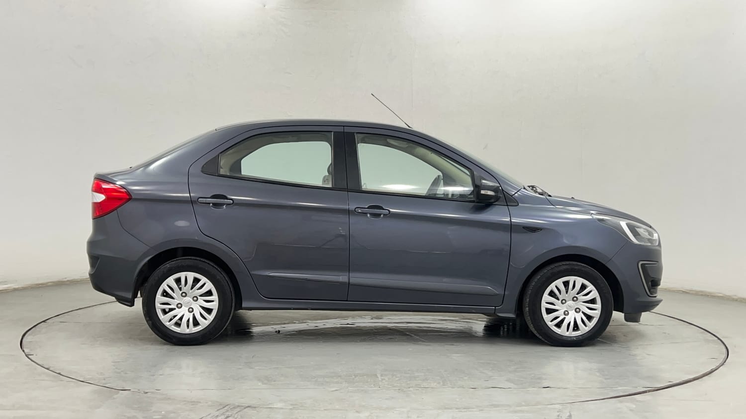 Used 2019 Ford Figo Aspire Trend Plus 1.5 TDCi Diesel Manual exterior RIGHT SIDE VIEW