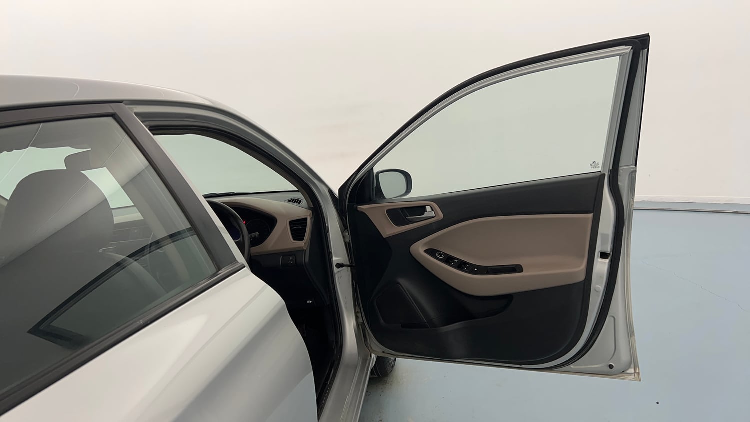 Used 2018 Hyundai Elite i20 Magna Executive 1.2 Petrol Manual interior RIGHT FRONT DOOR OPEN VIEW