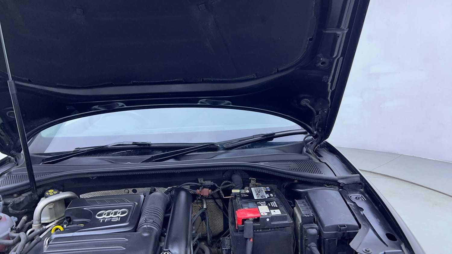 Used 2018 Audi A3 35 TFSI Technology Petrol Automatic engine ENGINE LEFT SIDE HINGE & APRON VIEW