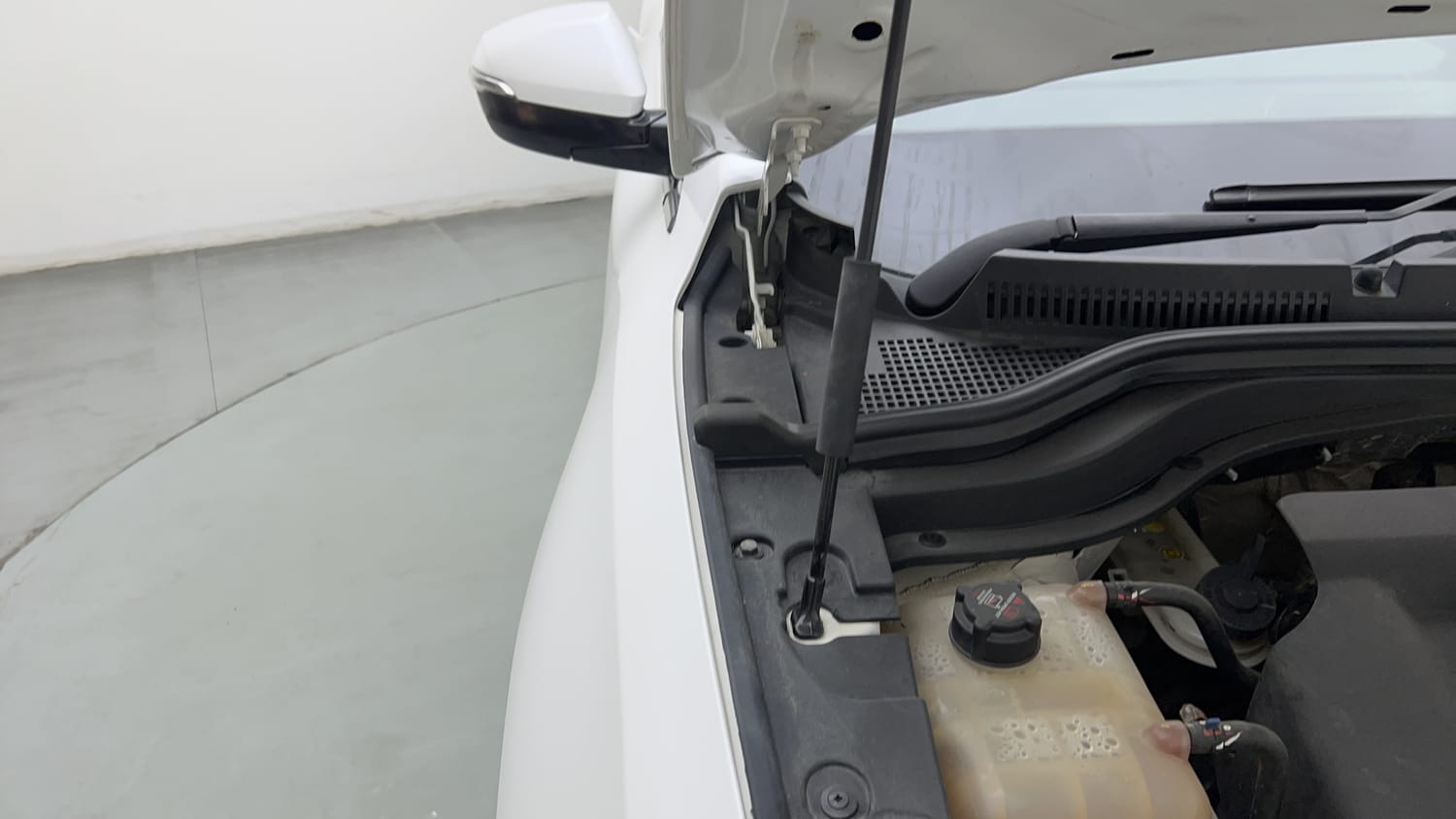 2024 Mahindra XUV700 AX 7 Petrol AT 7 STR-32