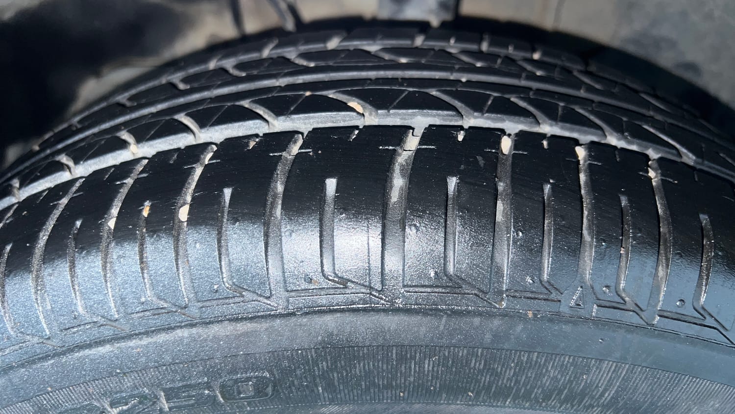 Used 2020 Tata Tiago XZ Petrol Manual tyres LEFT FRONT TYRE TREAD VIEW