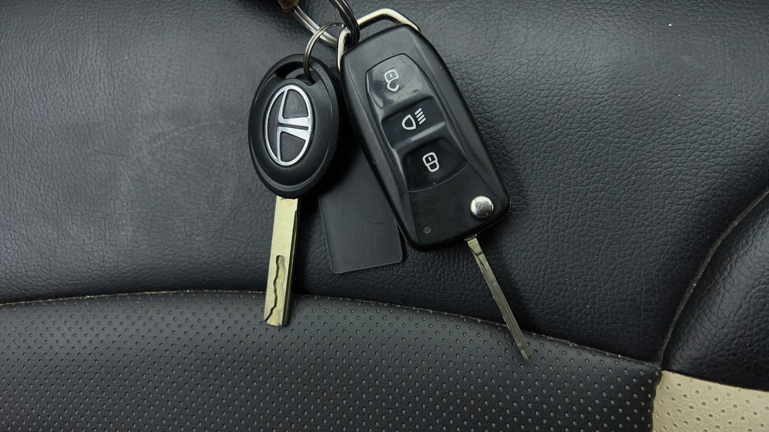Used 2020 Tata Tiago XZ Petrol Manual extra CAR KEY VIEW