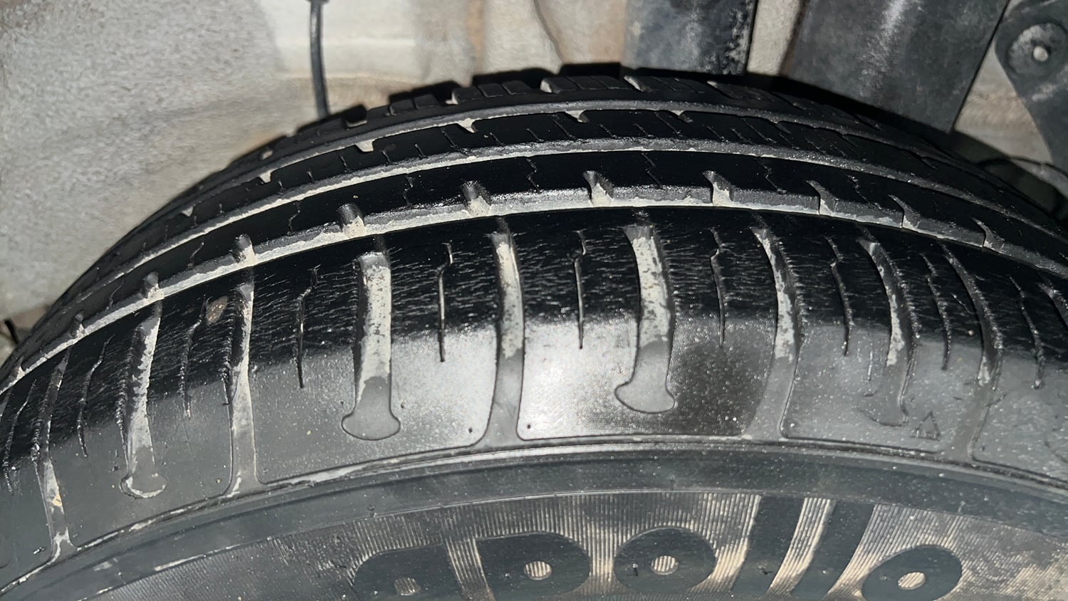 Used 2018 Hyundai Elite i20 Magna Executive 1.2 Petrol Manual tyres LEFT REAR TYRE TREAD VIEW