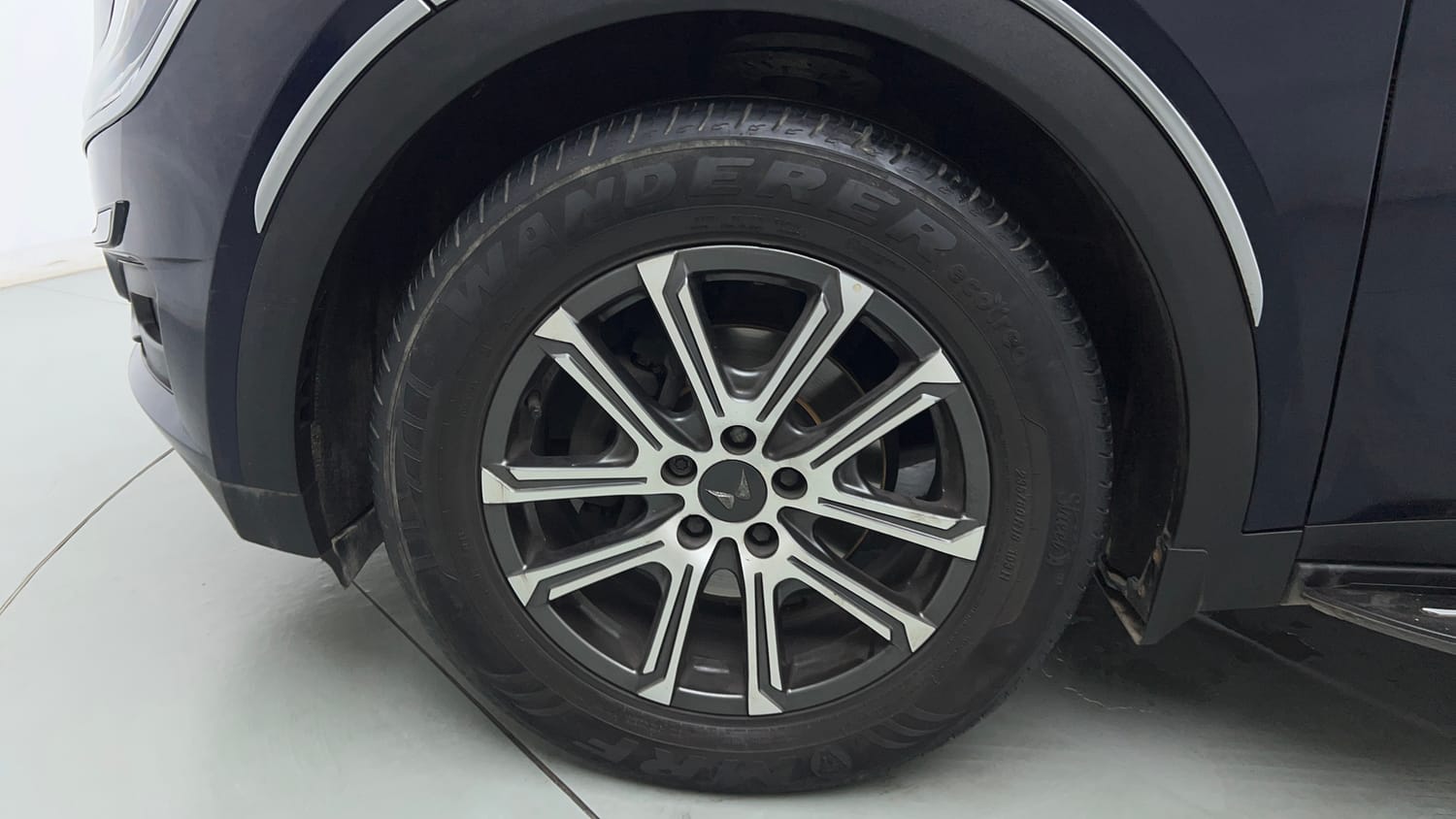 2023 Mahindra XUV700 AX 7 Petrol AT 7 STR-35