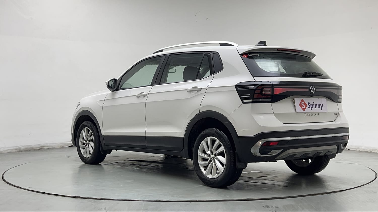 Used 2024 Volkswagen Taigun Highline 1.0 TSI MT Petrol Manual exterior LEFT REAR CORNER VIEW