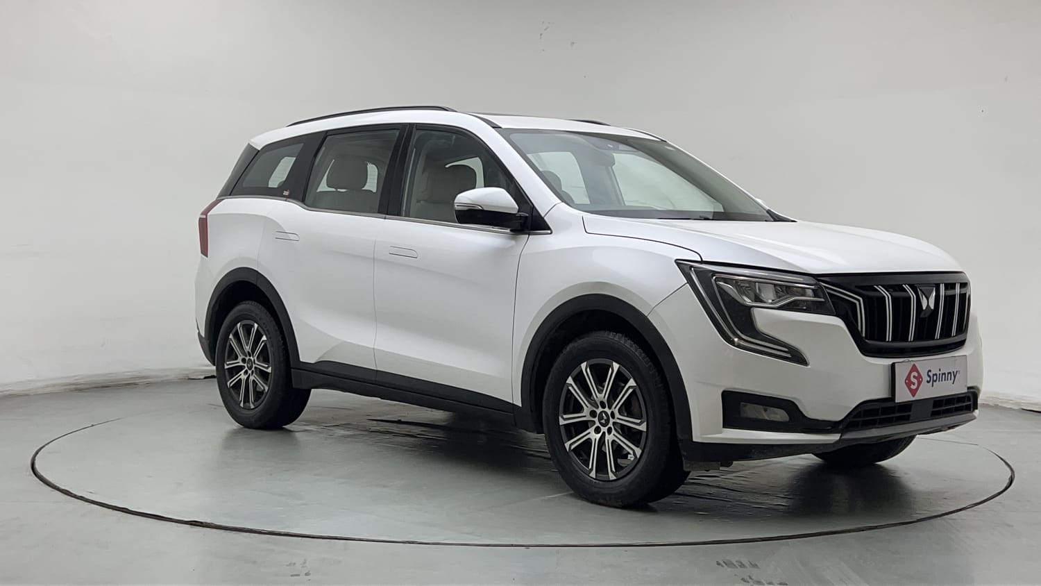 2024 Mahindra XUV700 AX 7 Petrol AT 7 STR-6