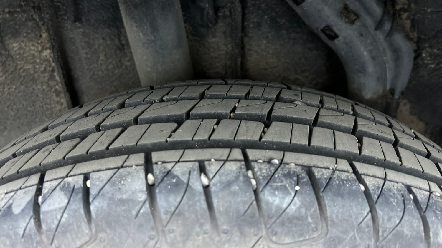 Used 2021 Nissan Magnite XL Turbo CVT Petrol Automatic tyres RIGHT REAR TYRE TREAD VIEW