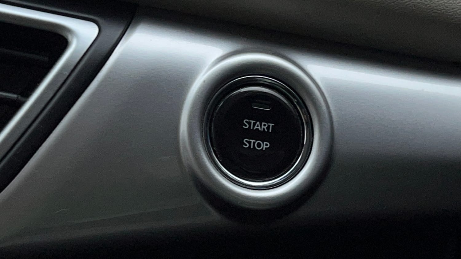 2023 Mahindra XUV700 AX 7 Petrol AT 7 STR-44