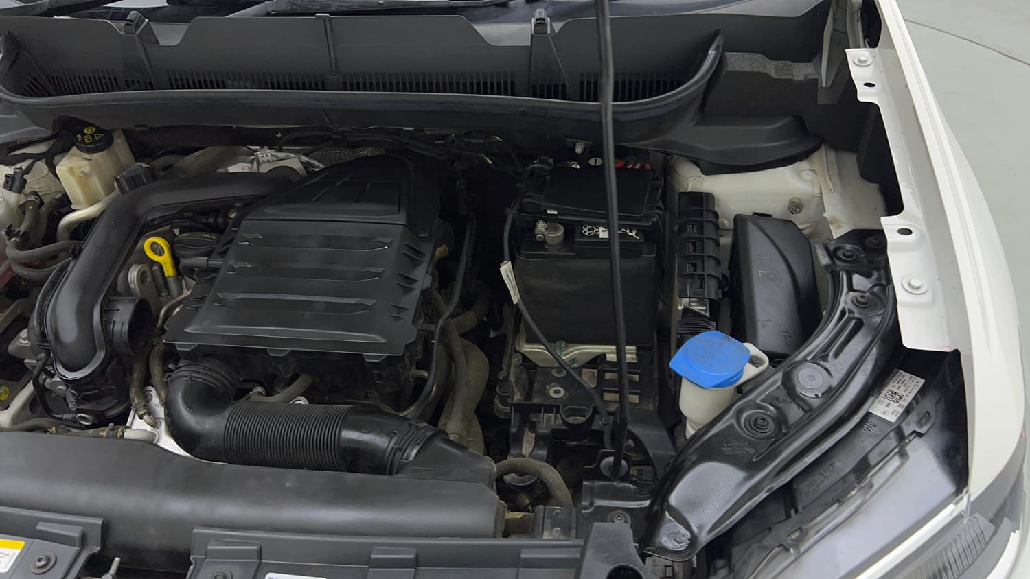 Used 2024 Volkswagen Taigun Highline 1.0 TSI MT Petrol Manual engine ENGINE LEFT SIDE VIEW