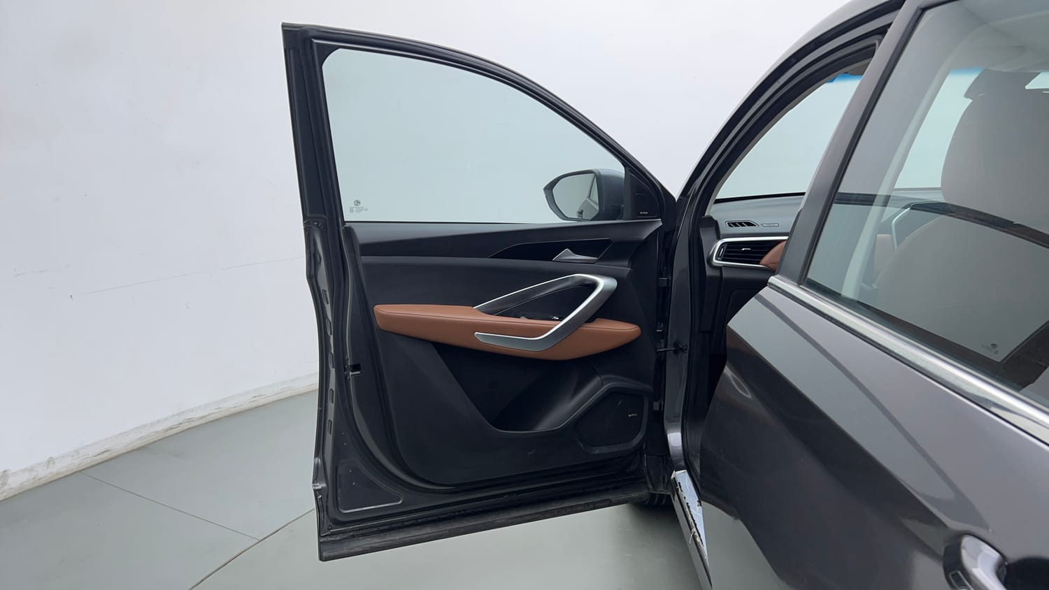 Used 2022 MG Motors Hector Plus Sharp 1.5 Petrol Turbo CVT 6-STR Petrol Automatic interior LEFT FRONT DOOR OPEN VIEW