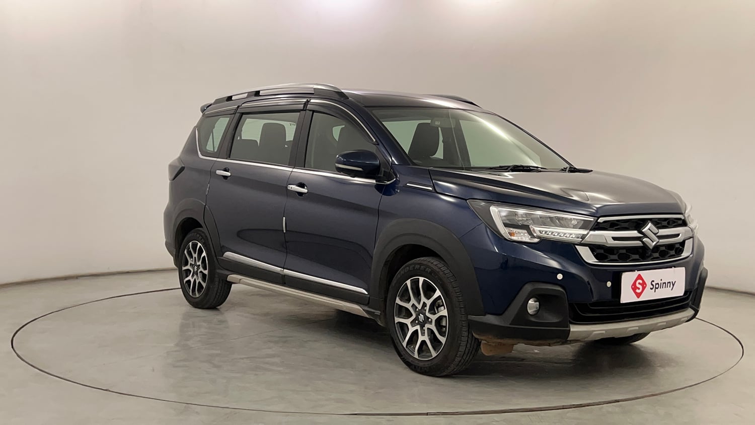 Used 2025 Maruti Suzuki XL6 Alpha Plus AT Petrol Petrol Automatic exterior RIGHT FRONT CORNER VIEW