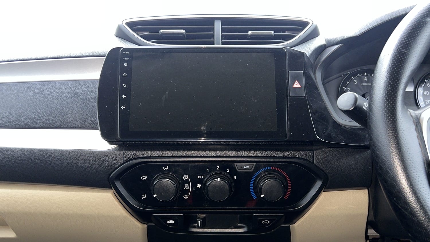 Used 2022 Honda Amaze S MT 1.2 Petrol Petrol Manual interior MUSIC SYSTEM & AC CONTROL VIEW