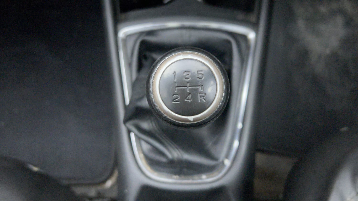 Used 2022 Honda Amaze S MT 1.2 Petrol Petrol Manual interior GEAR  KNOB VIEW
