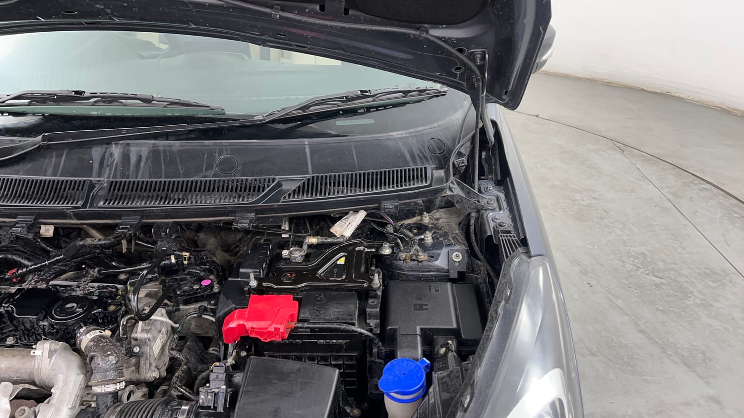Used 2019 Ford Figo Aspire Trend Plus 1.5 TDCi Diesel Manual engine ENGINE LEFT SIDE HINGE & APRON VIEW