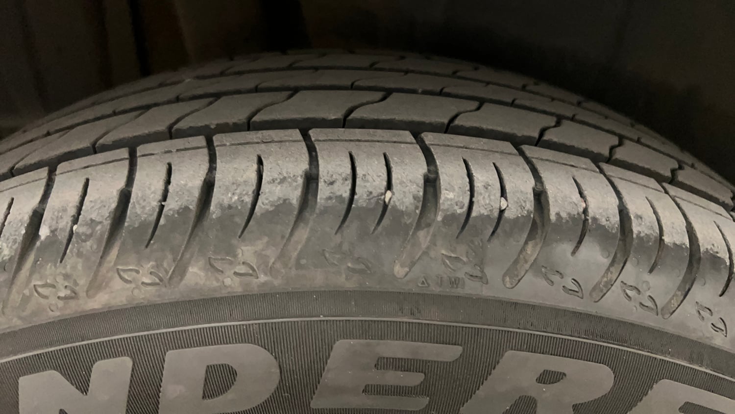 Used 2025 Maruti Suzuki XL6 Alpha Plus AT Petrol Petrol Automatic tyres RIGHT REAR TYRE TREAD VIEW