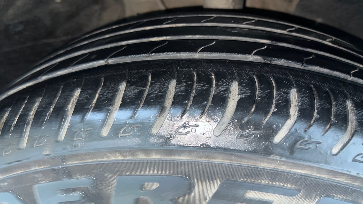 2023 Mahindra XUV700 AX 7 Petrol AT 7 STR-37