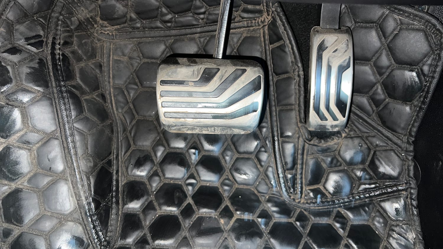2023 Mahindra XUV700 AX 7 Petrol AT 7 STR-27