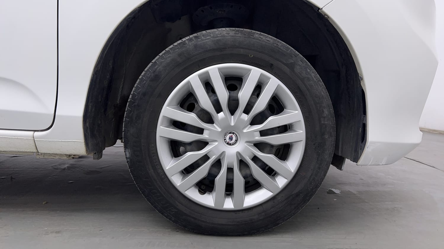 Used 2022 Honda Amaze S MT 1.2 Petrol Petrol Manual tyres RIGHT FRONT TYRE RIM VIEW