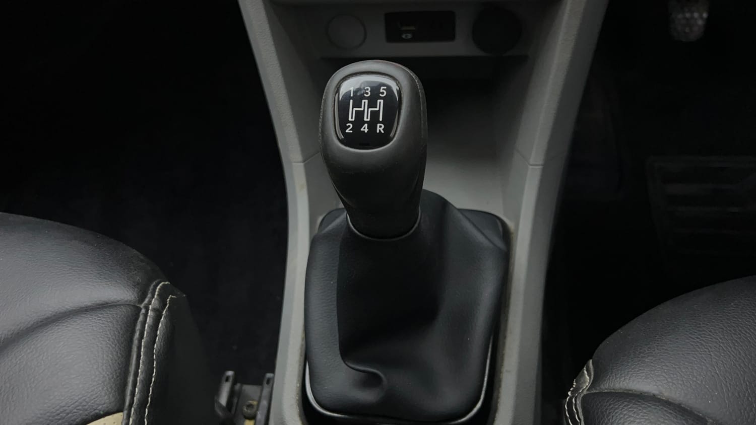 Used 2020 Tata Tiago XZ Petrol Manual interior GEAR  KNOB VIEW