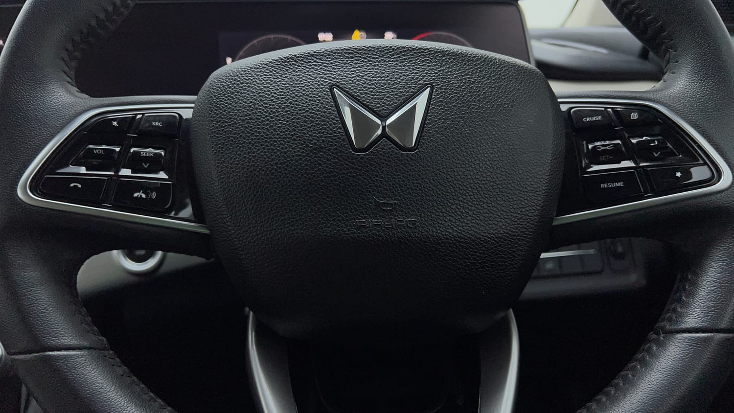 2023 Mahindra XUV700 AX 7 Petrol AT 7 STR-45