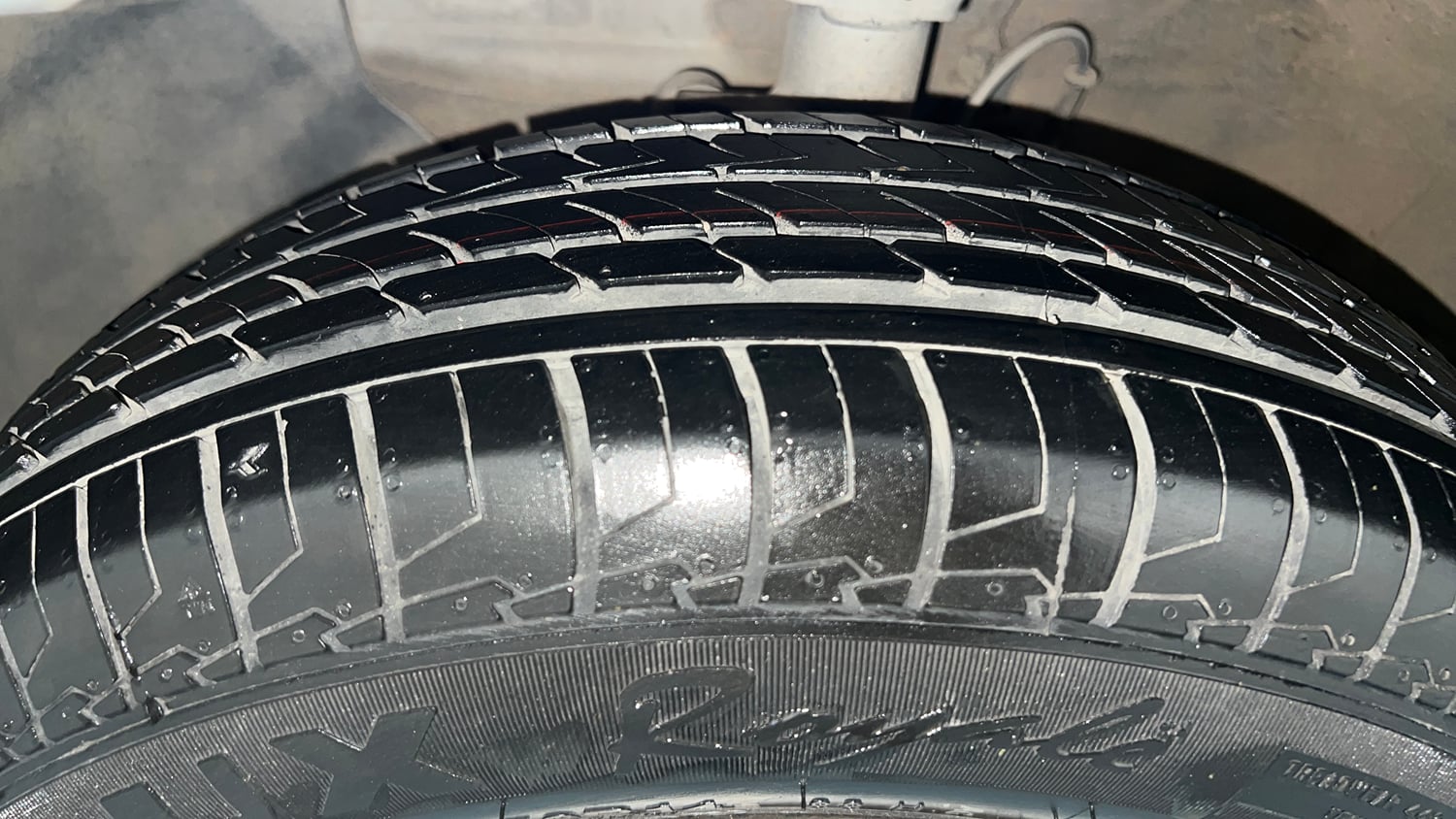 Used 2018 Hyundai Elite i20 Magna Executive 1.2 Petrol Manual tyres LEFT FRONT TYRE TREAD VIEW