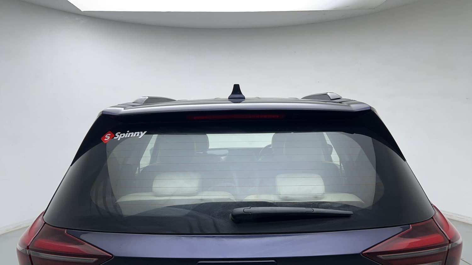 2023 Mahindra XUV700 AX 7 Petrol AT 7 STR-9