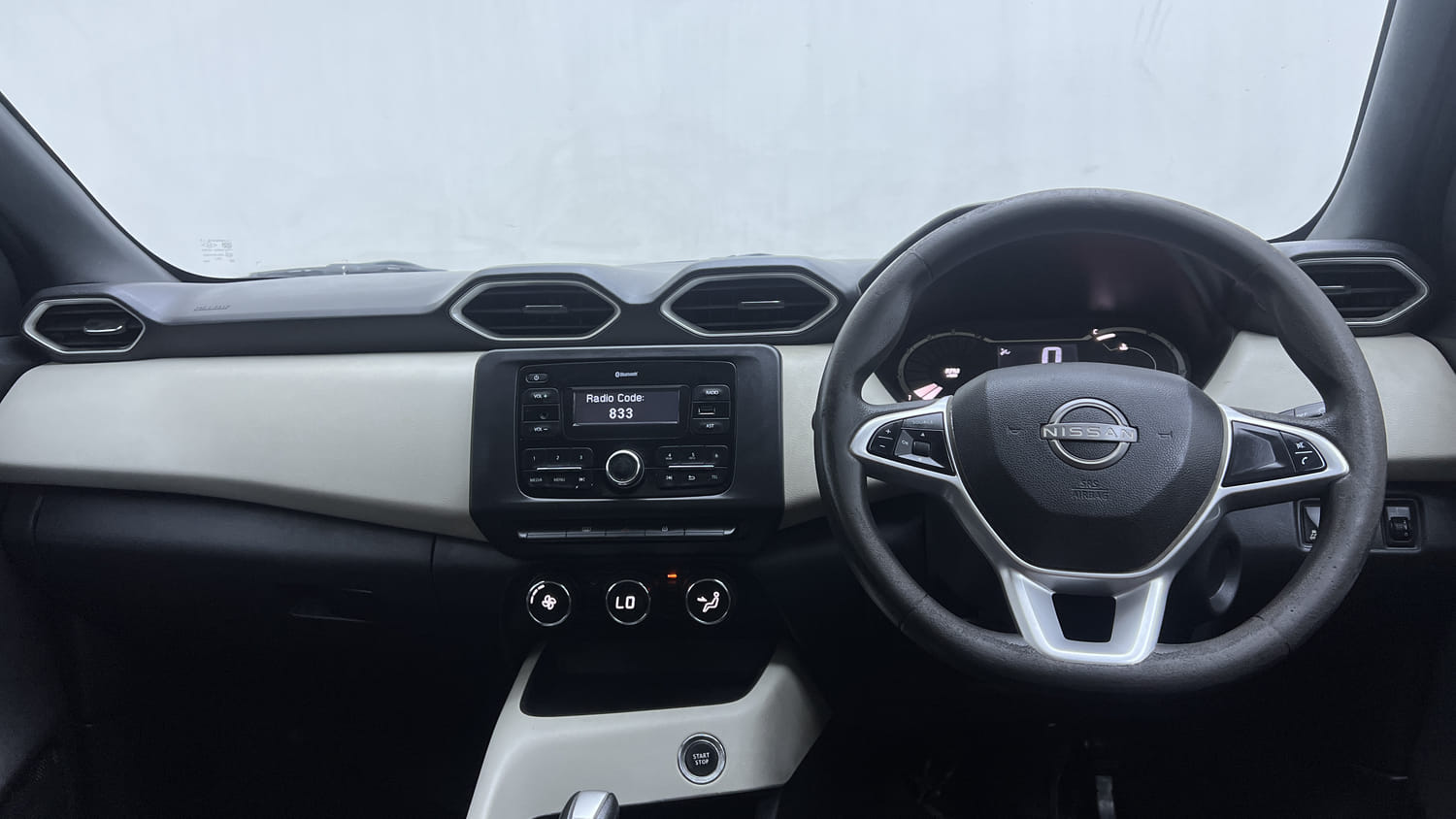Used 2021 Nissan Magnite XL Turbo CVT Petrol Automatic interior DASHBOARD VIEW