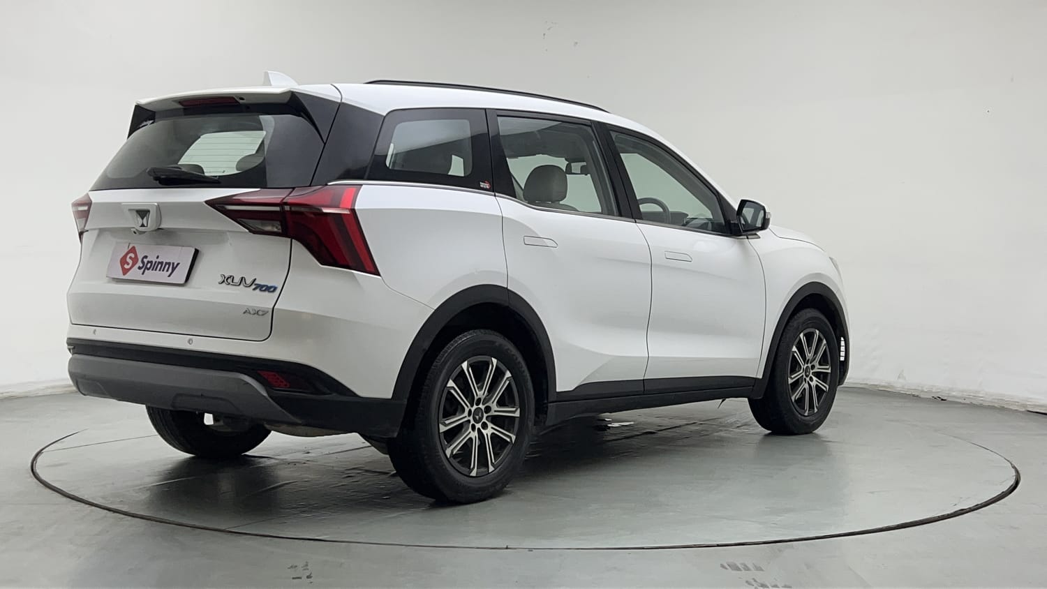 2024 Mahindra XUV700 AX 7 Petrol AT 7 STR-4