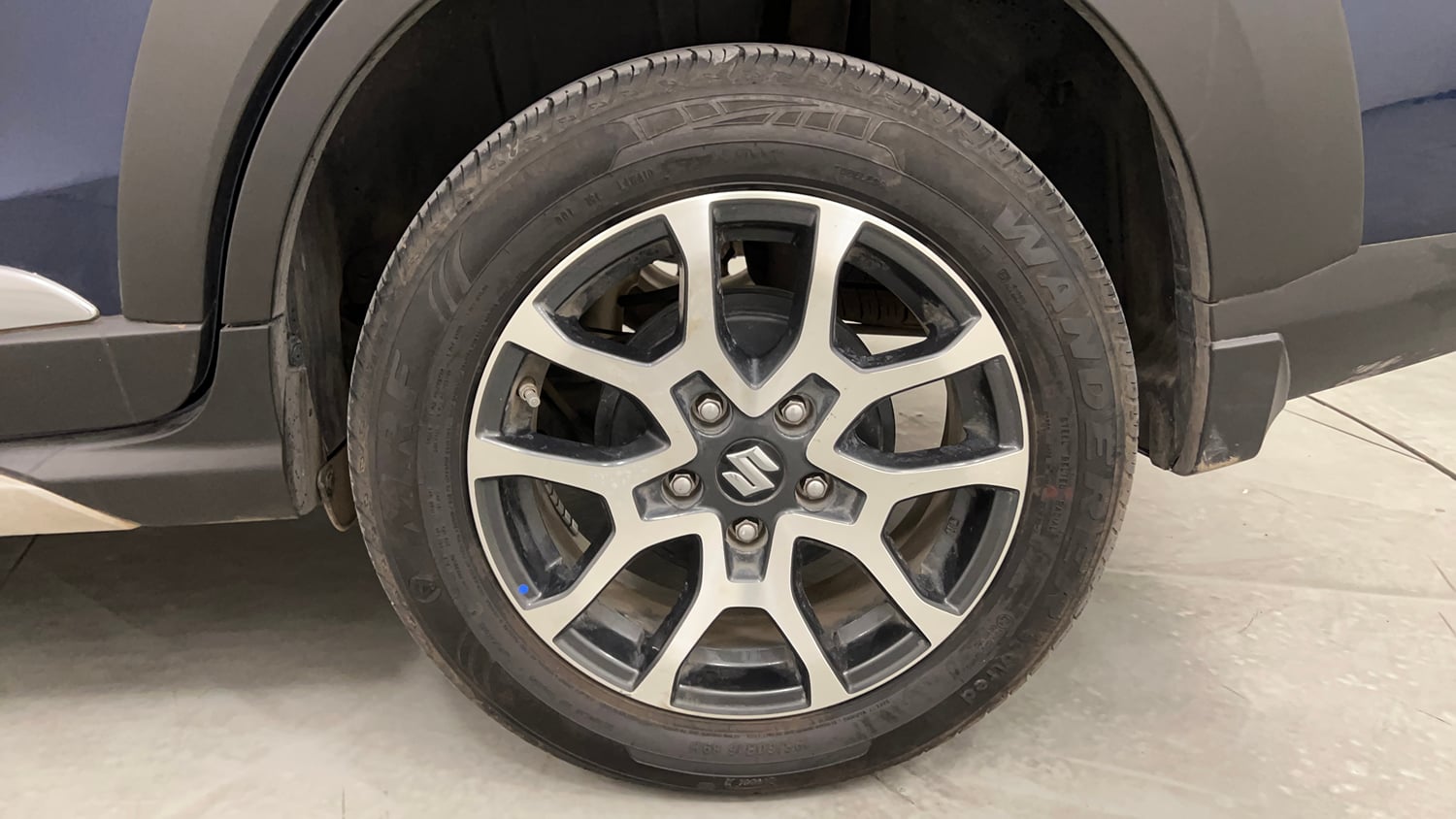 Used 2025 Maruti Suzuki XL6 Alpha Plus AT Petrol Petrol Automatic tyres LEFT REAR TYRE RIM VIEW