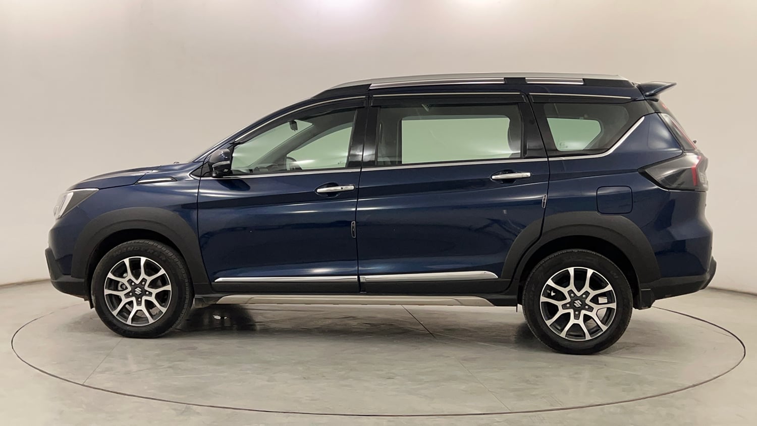 Used 2025 Maruti Suzuki XL6 Alpha Plus AT Petrol Petrol Automatic exterior LEFT SIDE VIEW