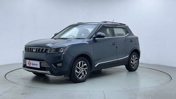 Used 2023 Mahindra XUV 300 W8 (O) 1.5 Diesel AMT Diesel Automatic Image
