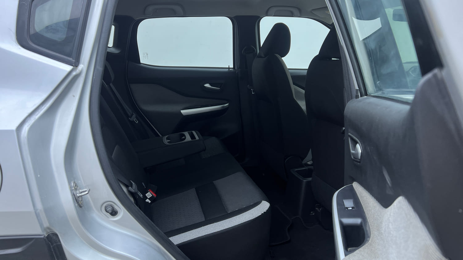 Used 2021 Nissan Magnite XL Turbo CVT Petrol Automatic interior RIGHT SIDE REAR DOOR CABIN VIEW