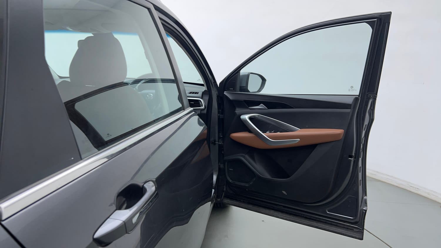 Used 2022 MG Motors Hector Plus Sharp 1.5 Petrol Turbo CVT 6-STR Petrol Automatic interior RIGHT FRONT DOOR OPEN VIEW