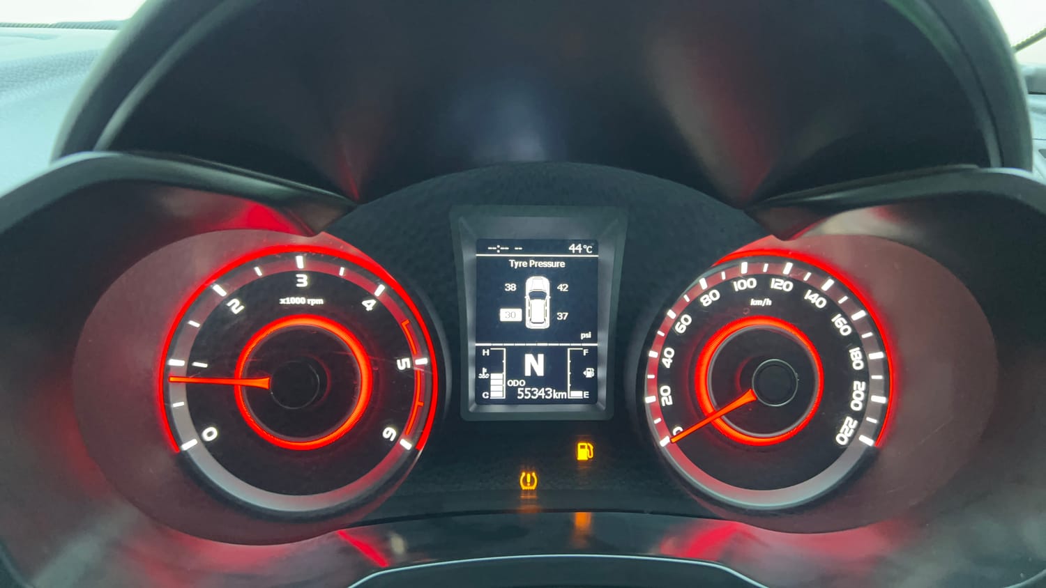 Used 2023 Mahindra XUV 300 W8 (O) 1.5 Diesel AMT Diesel Automatic interior CLUSTERMETER VIEW