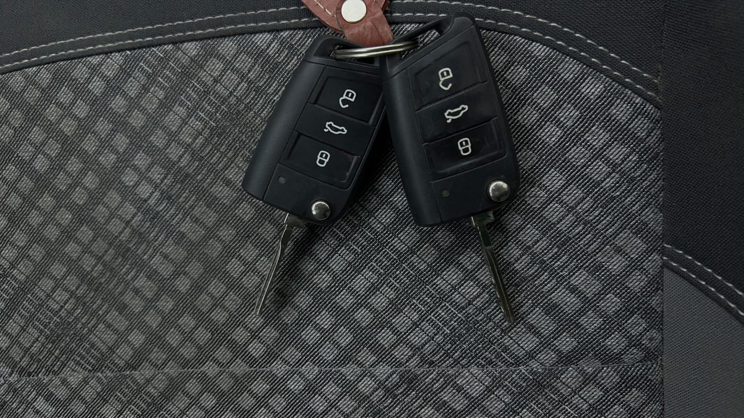Used 2024 Volkswagen Taigun Highline 1.0 TSI MT Petrol Manual extra CAR KEY VIEW