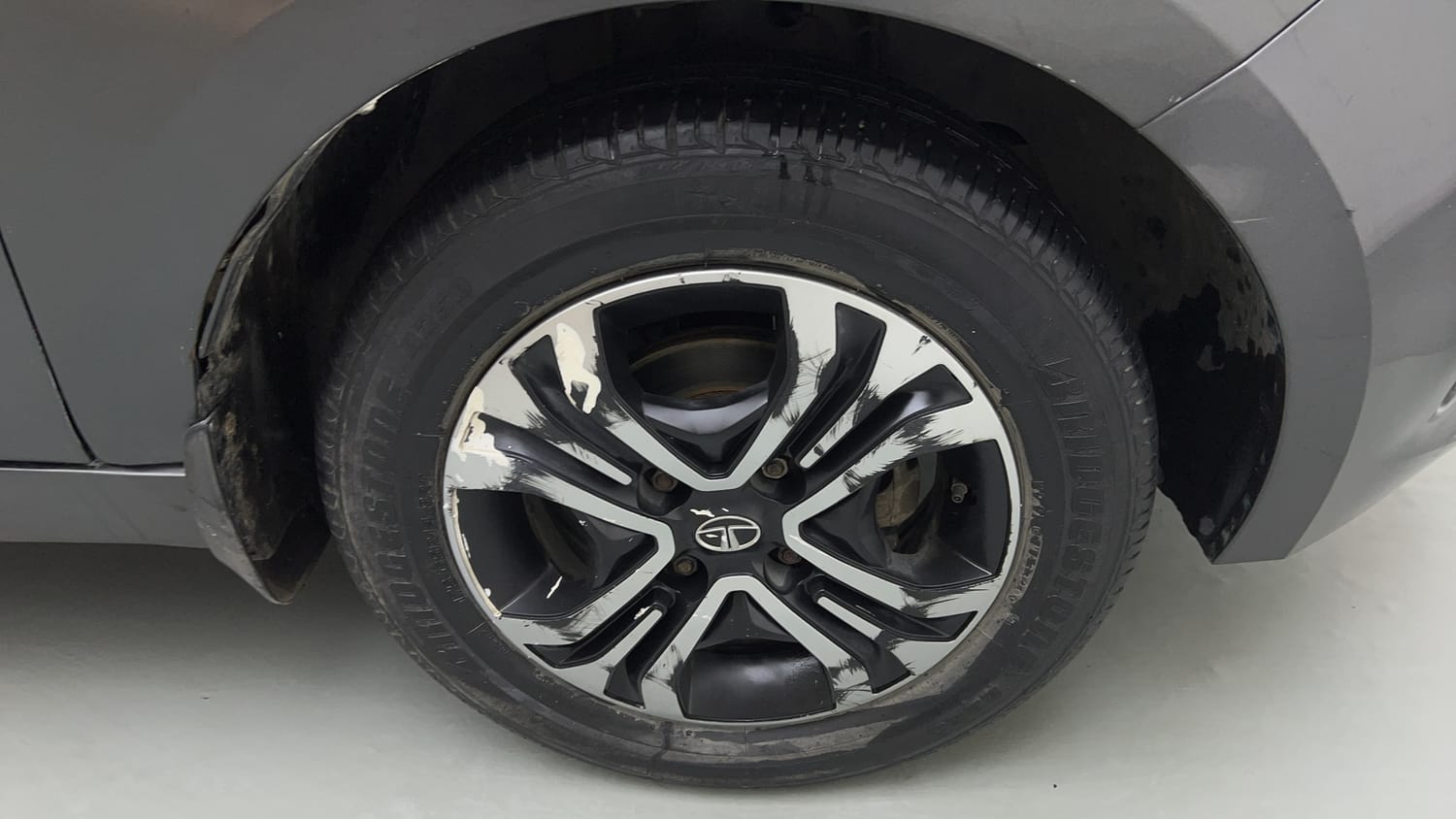 Used 2020 Tata Tiago XZ Petrol Manual tyres RIGHT FRONT TYRE RIM VIEW
