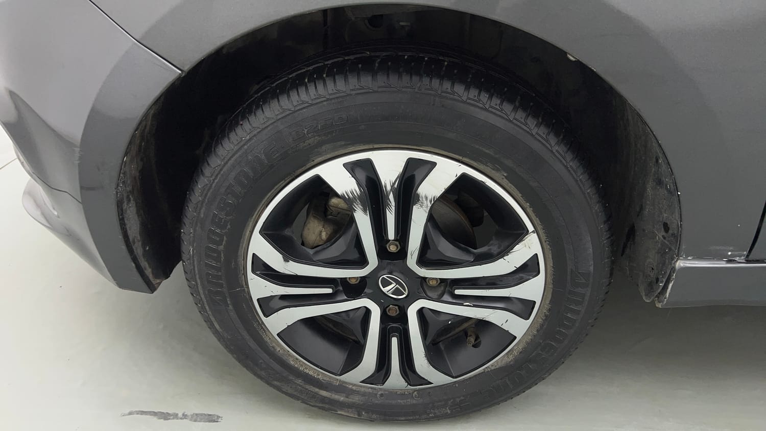 Used 2020 Tata Tiago XZ Petrol Manual tyres LEFT FRONT TYRE RIM VIEW