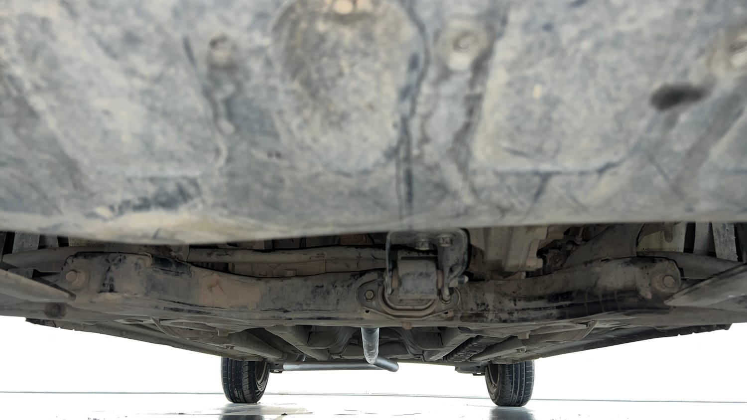 Used 2018 Hyundai Elite i20 Magna Executive 1.2 Petrol Manual extra FRONT LEFT UNDERBODY VIEW