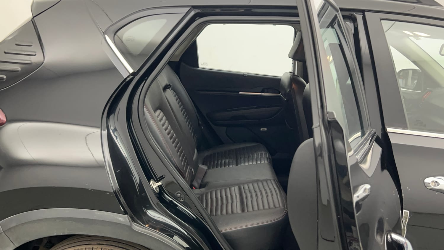 Used 2021 Kia Sonet GTX Plus 1.0 DCT Petrol Automatic interior RIGHT SIDE REAR DOOR CABIN VIEW