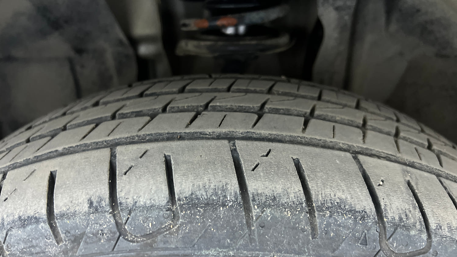 Used 2021 Nissan Magnite XL Turbo CVT Petrol Automatic tyres LEFT FRONT TYRE TREAD VIEW