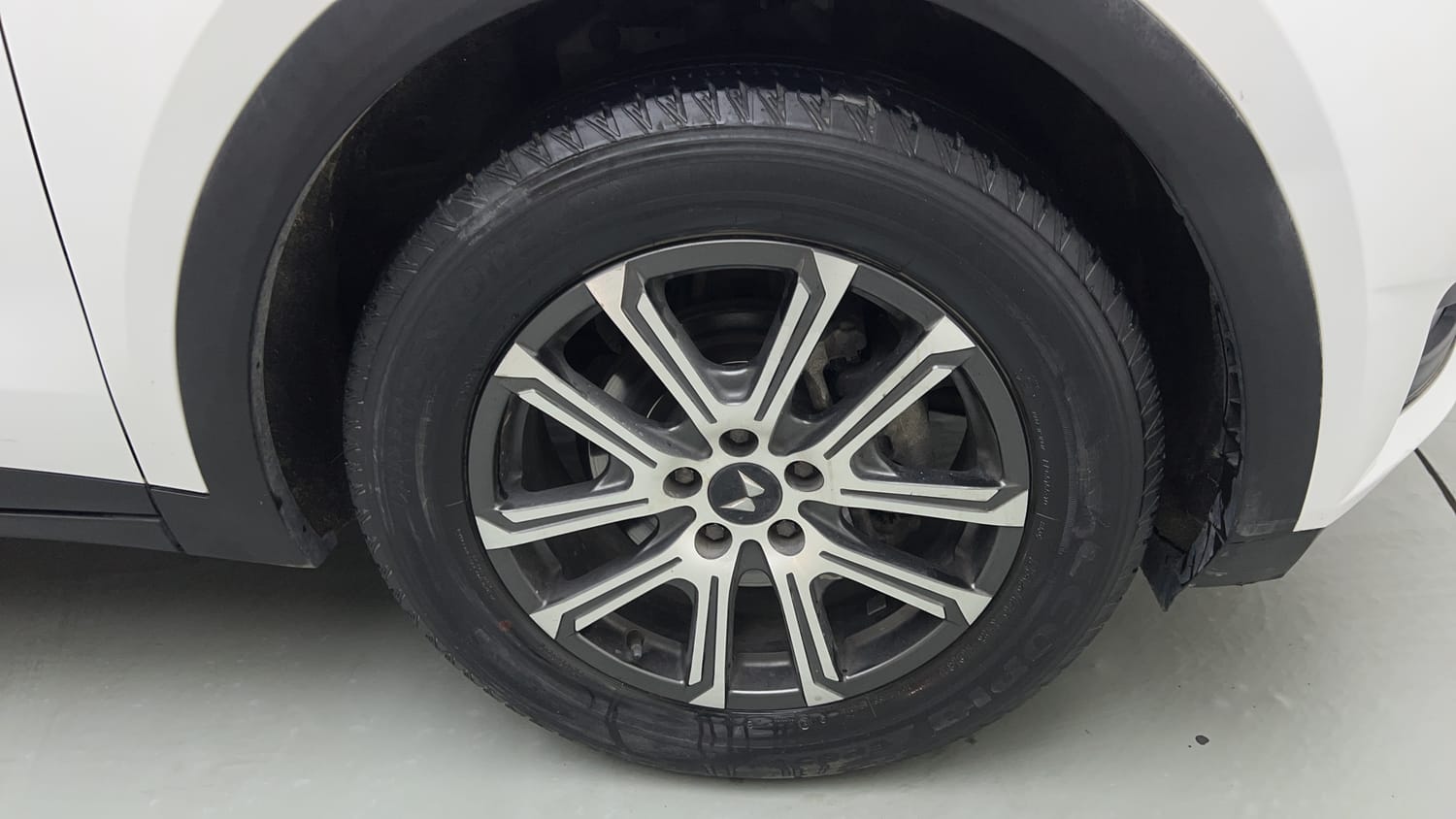 2024 Mahindra XUV700 AX 7 Petrol AT 7 STR-33