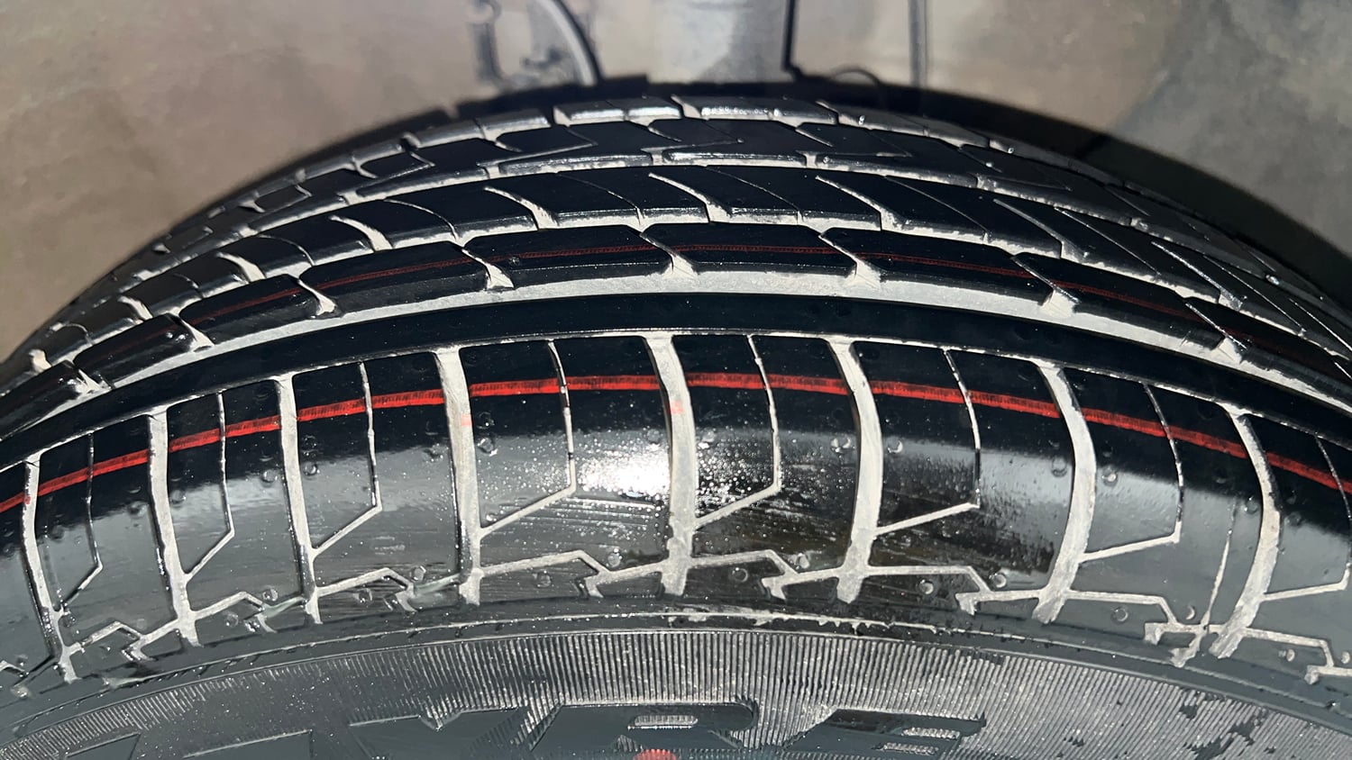 Used 2018 Hyundai Elite i20 Magna Executive 1.2 Petrol Manual tyres RIGHT FRONT TYRE TREAD VIEW